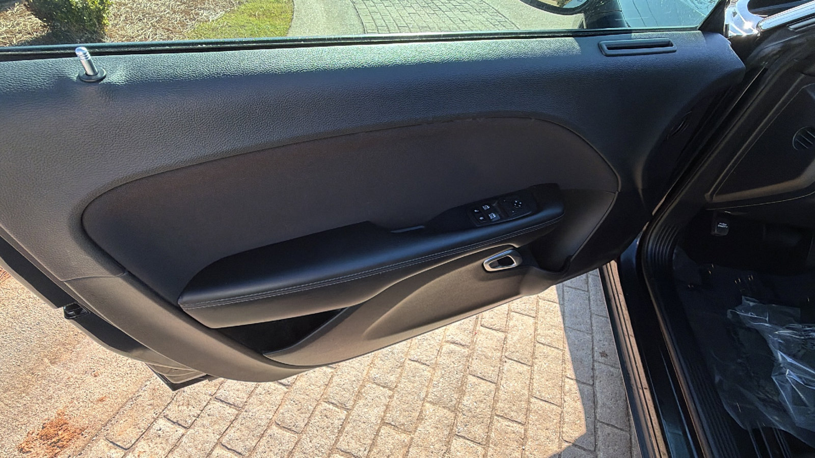 Used 2019 Dodge Challenger SXT image 14