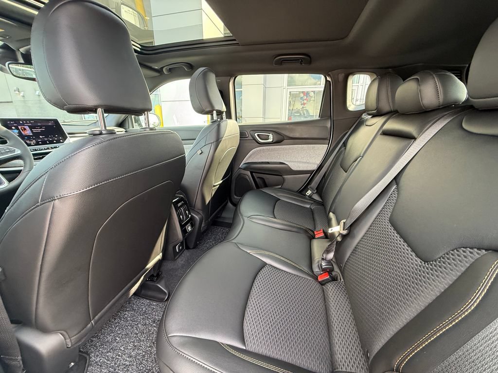 New 2026 Jeep Compass Latitude AWD/4WD image 22