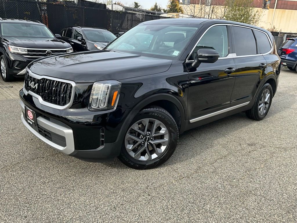 Used 2023 Kia Telluride LX