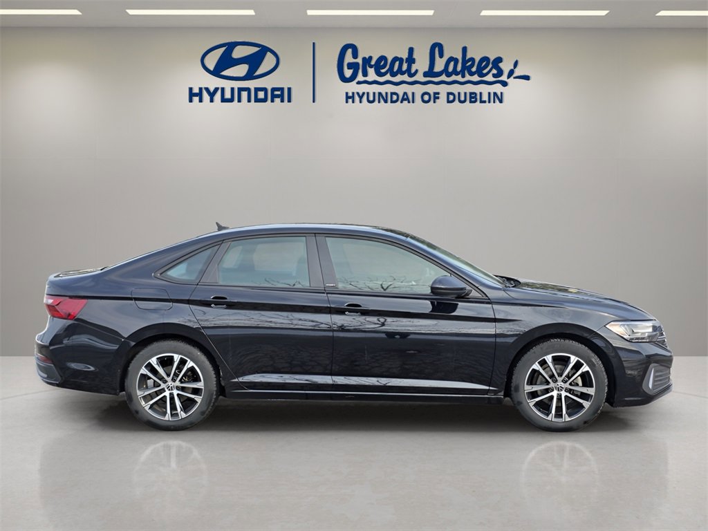 Used 2024 Volkswagen Jetta Sport image 6