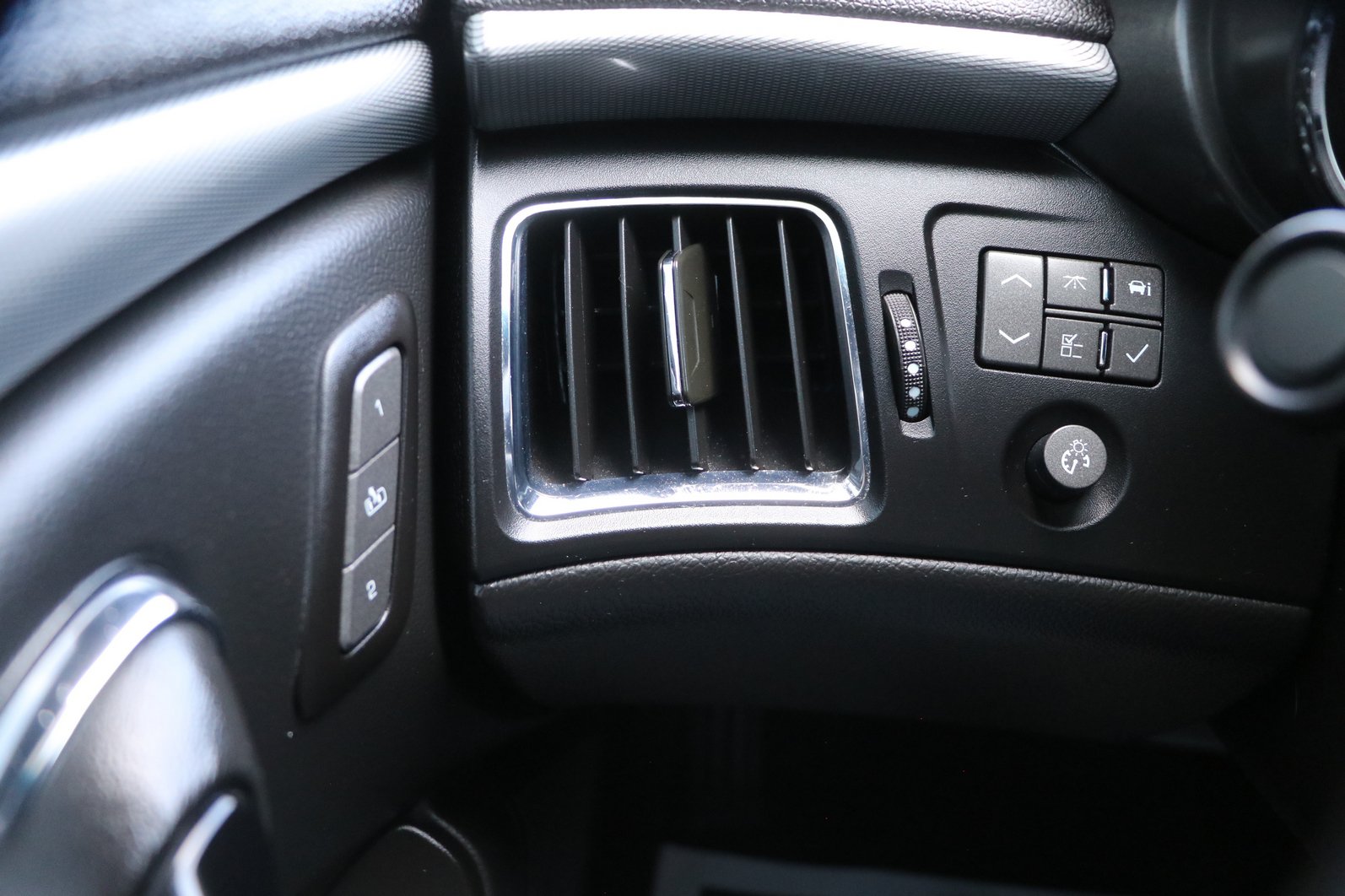 Used 2014 Cadillac CTS V RWD image 12