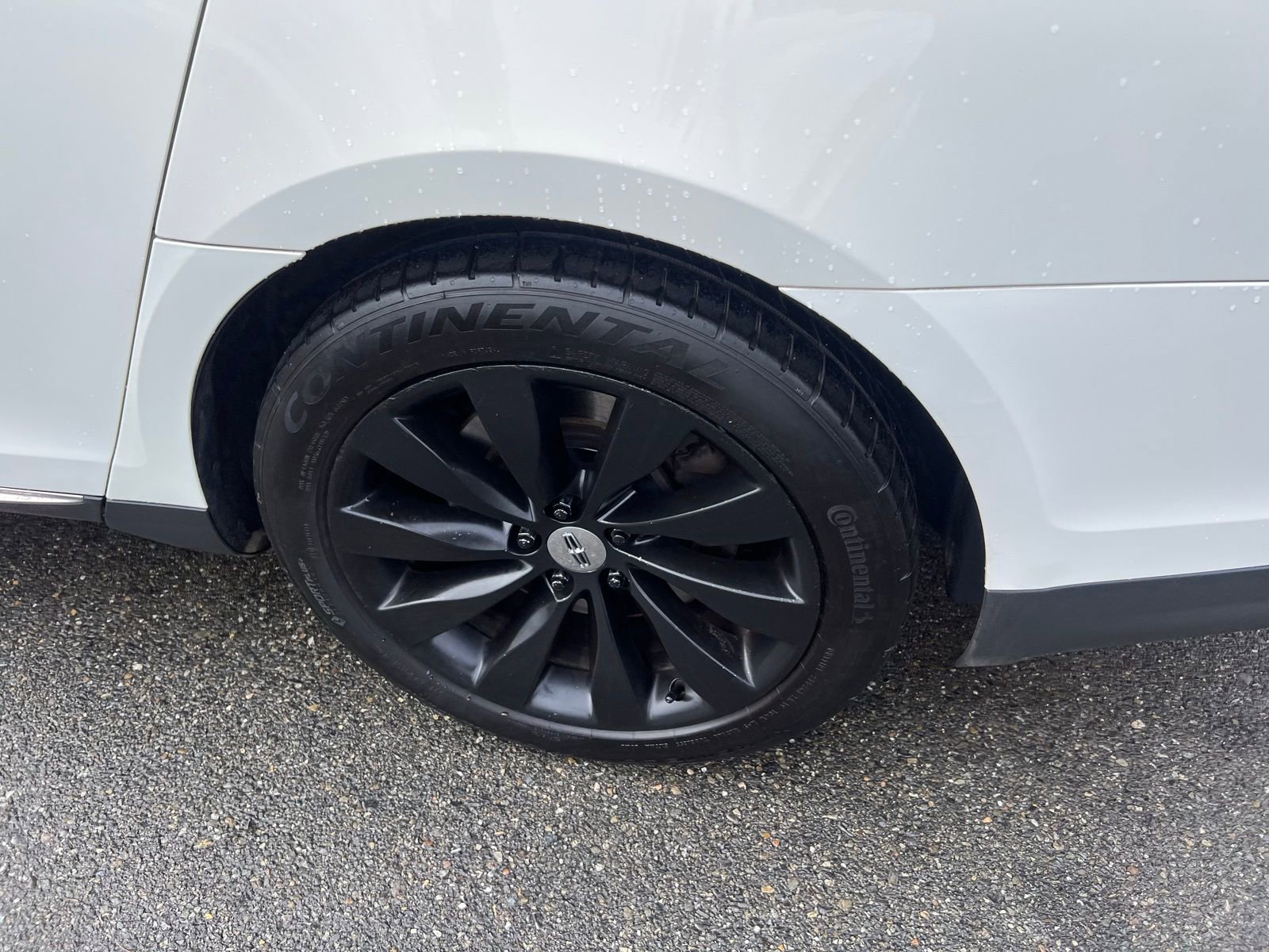 Used 2013 Lincoln MKS AWD image 13