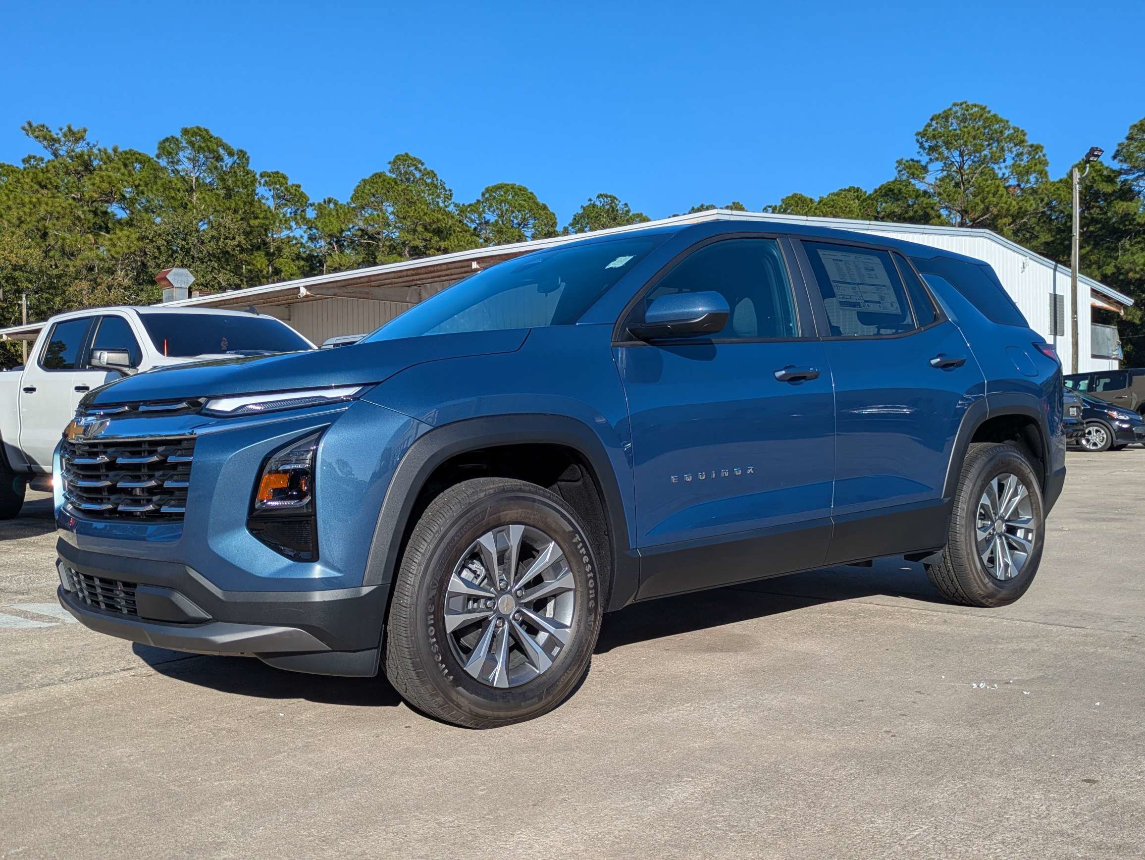 New 2027 Chevrolet Equinox LT FWD image 2