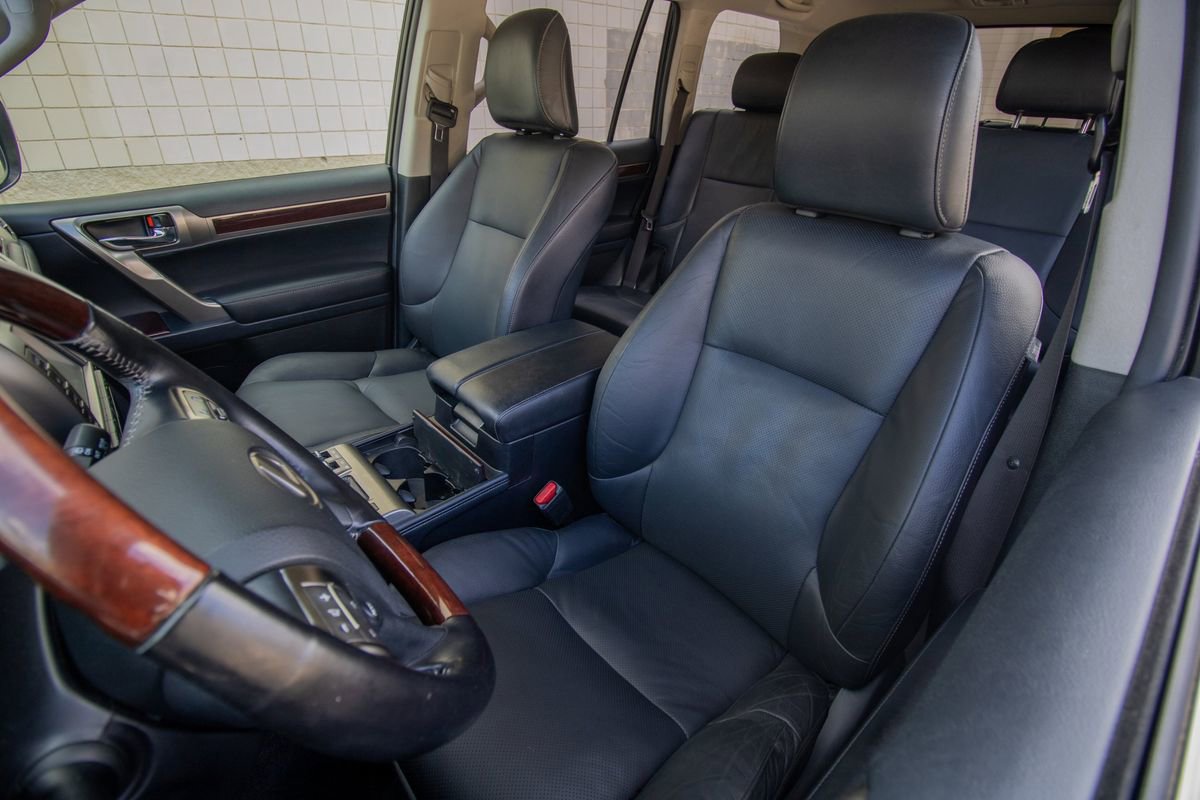 Used 2018 Lexus GX 460 Premium AWD/4WD image 16