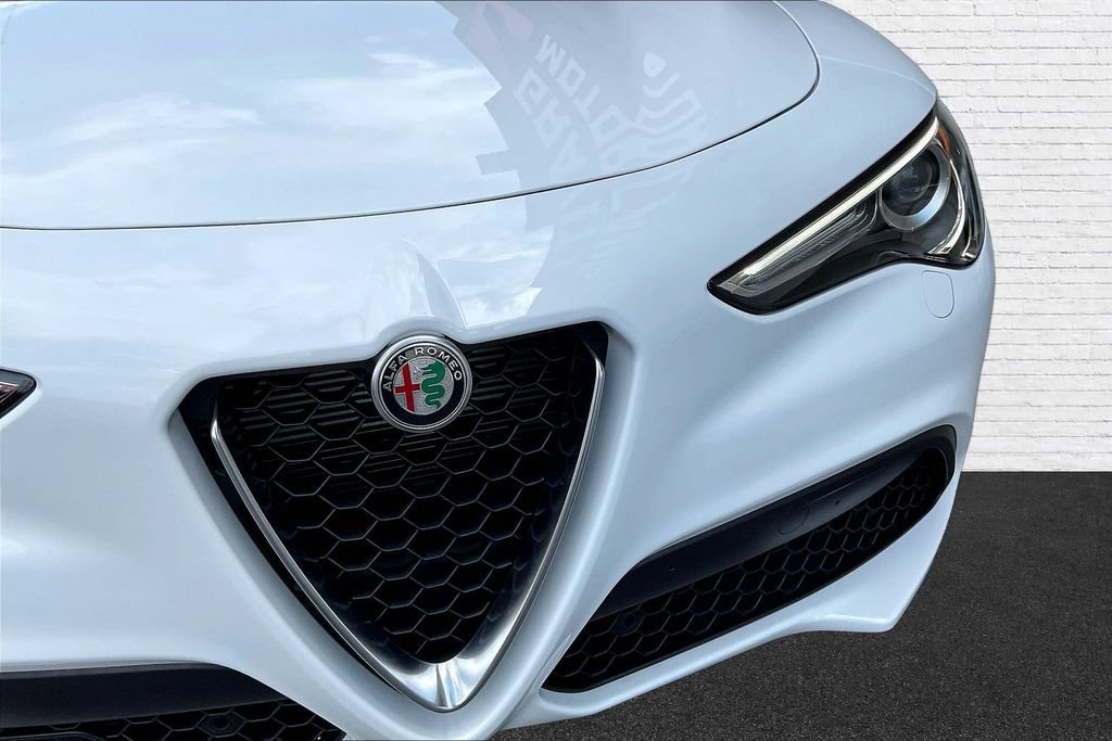 Used 2022 Alfa Romeo Stelvio Ti AWD/4WD image 33