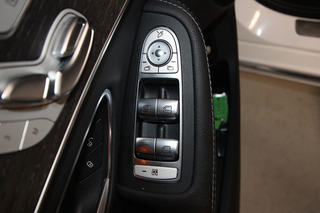 Used 2020 Mercedes-Benz C 300 4MATIC Sedan image 6