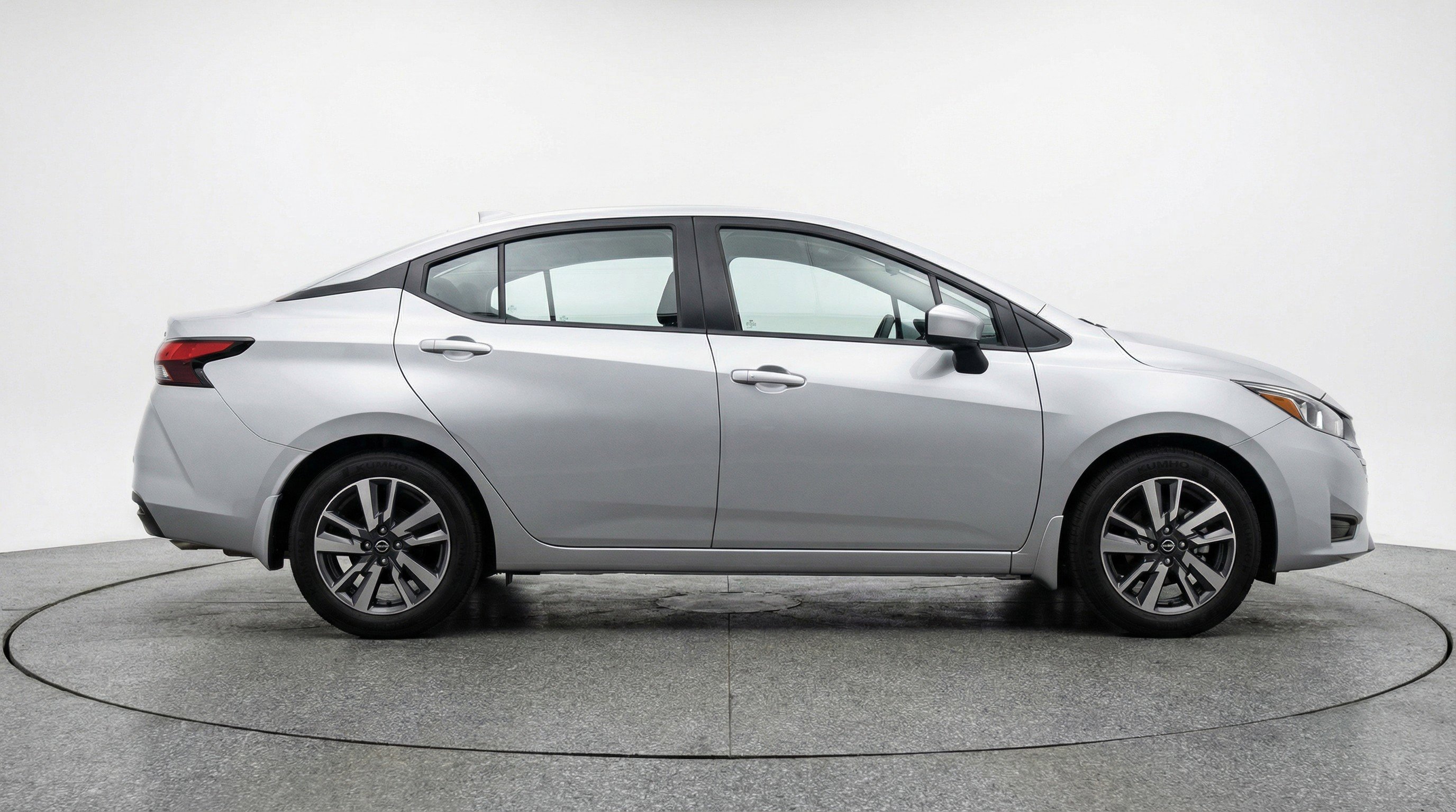 Used 2025 Nissan Versa SV image 11