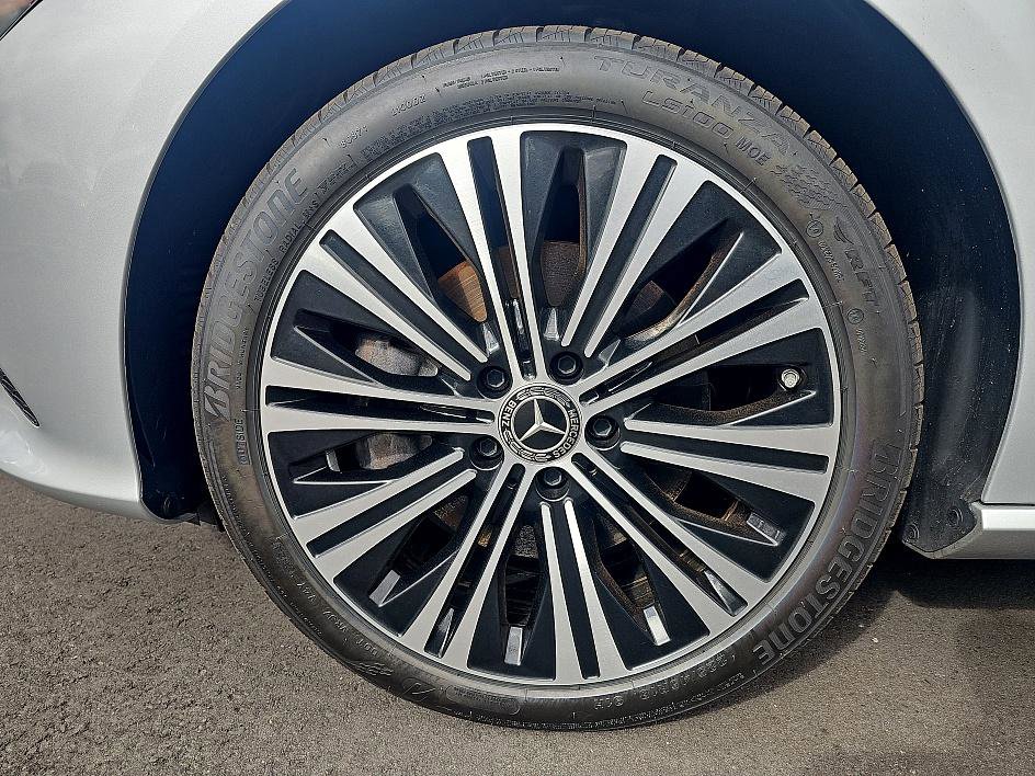 Used 2023 Mercedes-Benz CLA 250 4MATIC image 9