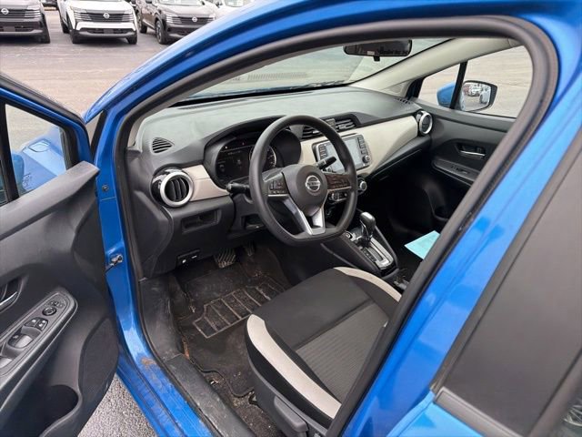 Used 2021 Nissan Versa SV image 7