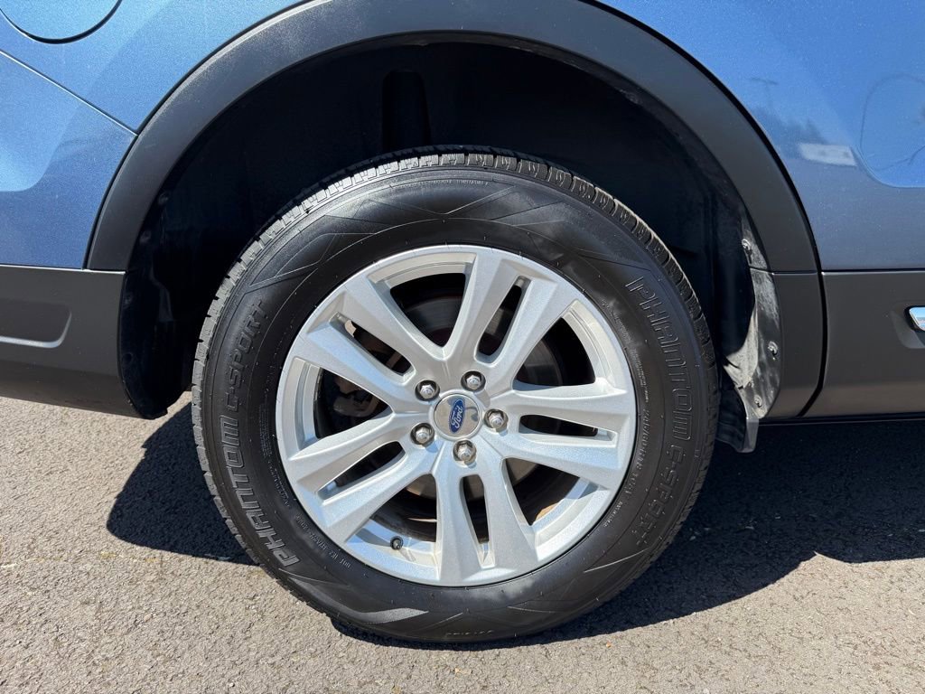 Used 2018 Ford Explorer XLT AWD/4WD image 9