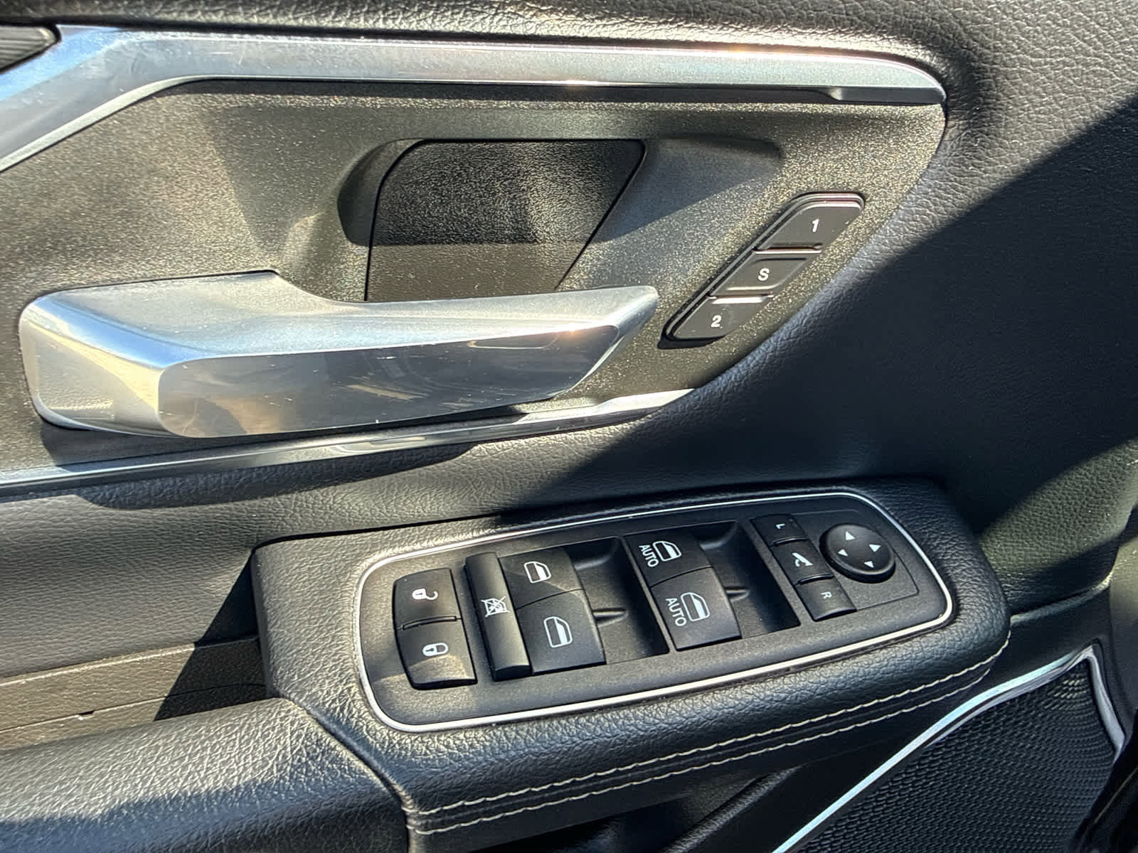 Used 2024 RAM 1500 Laramie image 23
