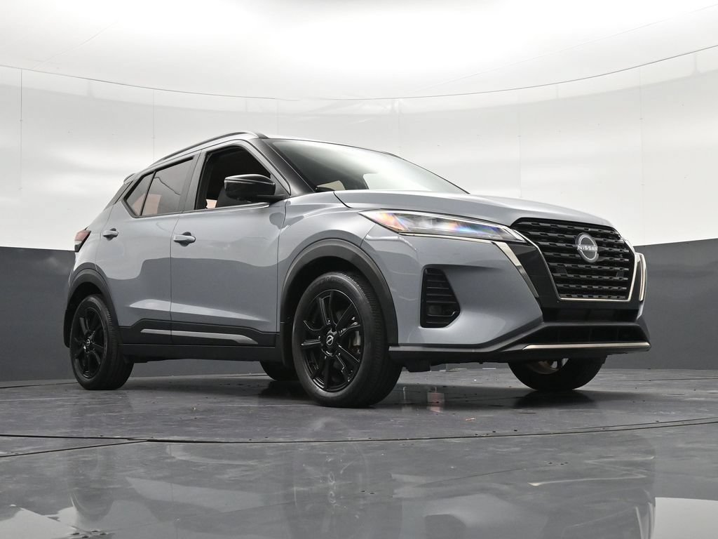 Used 2022 Nissan Kicks SR w/ Premium Package FWD image 31
