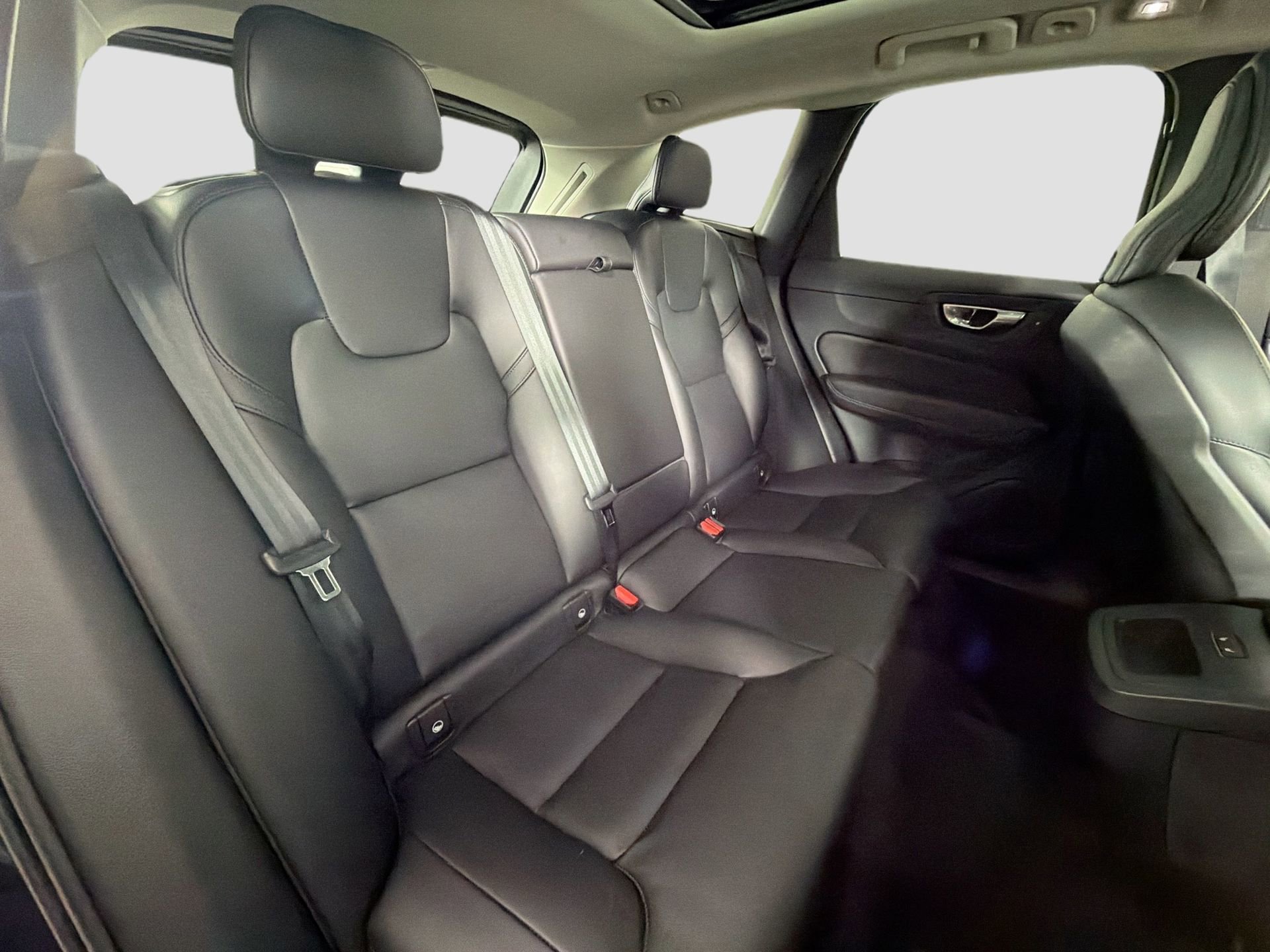Certified 2023 Volvo XC60 B5 Core image 27