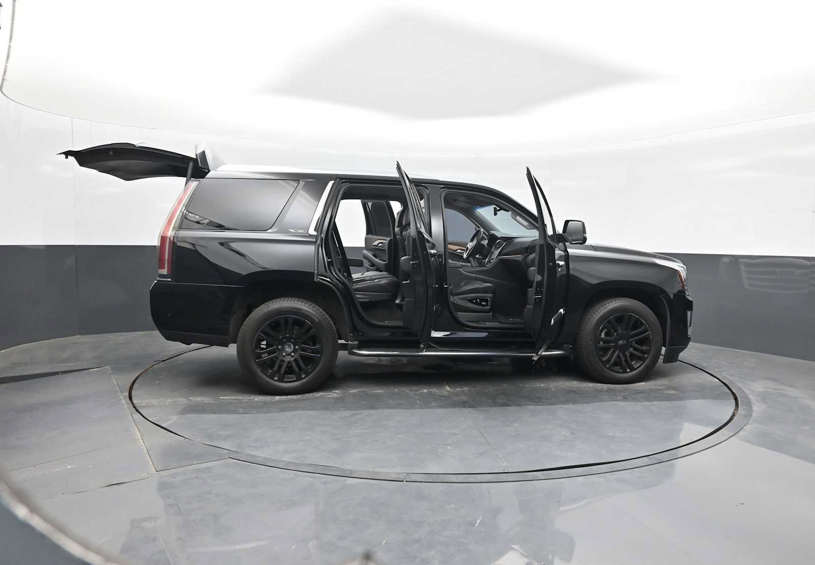 Used 2018 Cadillac Escalade 4WD image 39