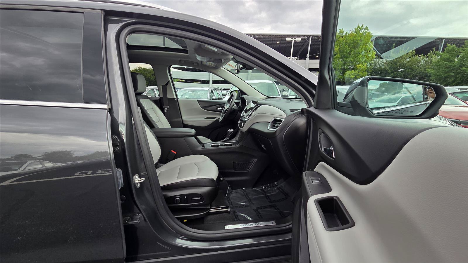 Used 2018 Chevrolet Equinox Premier AWD/4WD image 32