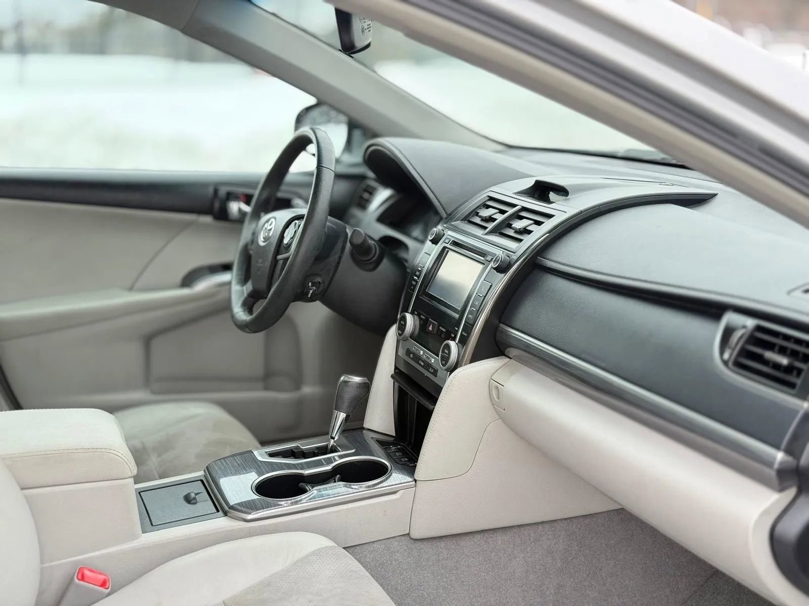 Used 2012 Toyota Camry XLE w/ Leather Pkg image 11