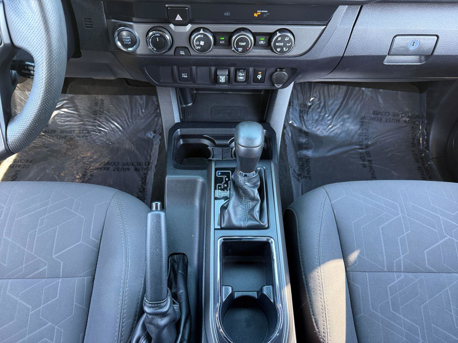 Used 2019 Toyota Tacoma TRD Off-Road AWD/4WD image 11