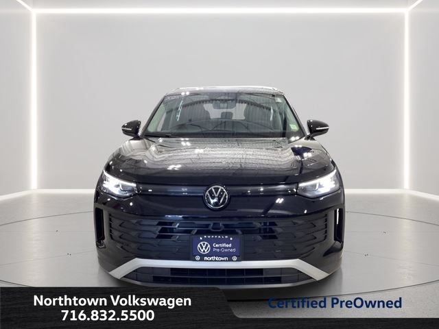 Certified 2025 Volkswagen Tiguan SE w/ Panoramic Sunroof Package AWD/4WD image 4