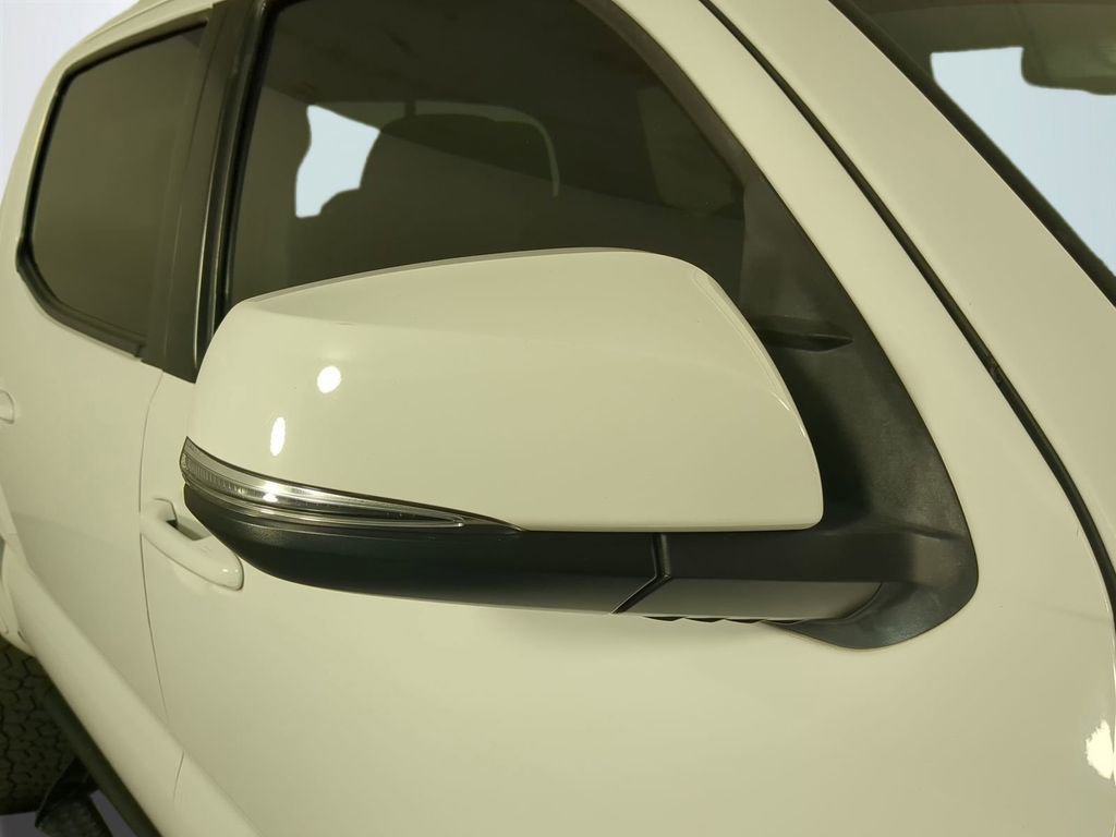 Used 2020 Toyota Tacoma TRD Sport image 12