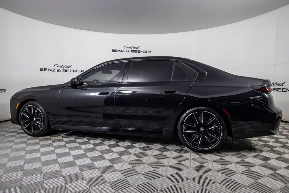 Used 2026 BMW 740i w/ Premium Package RWD image 11