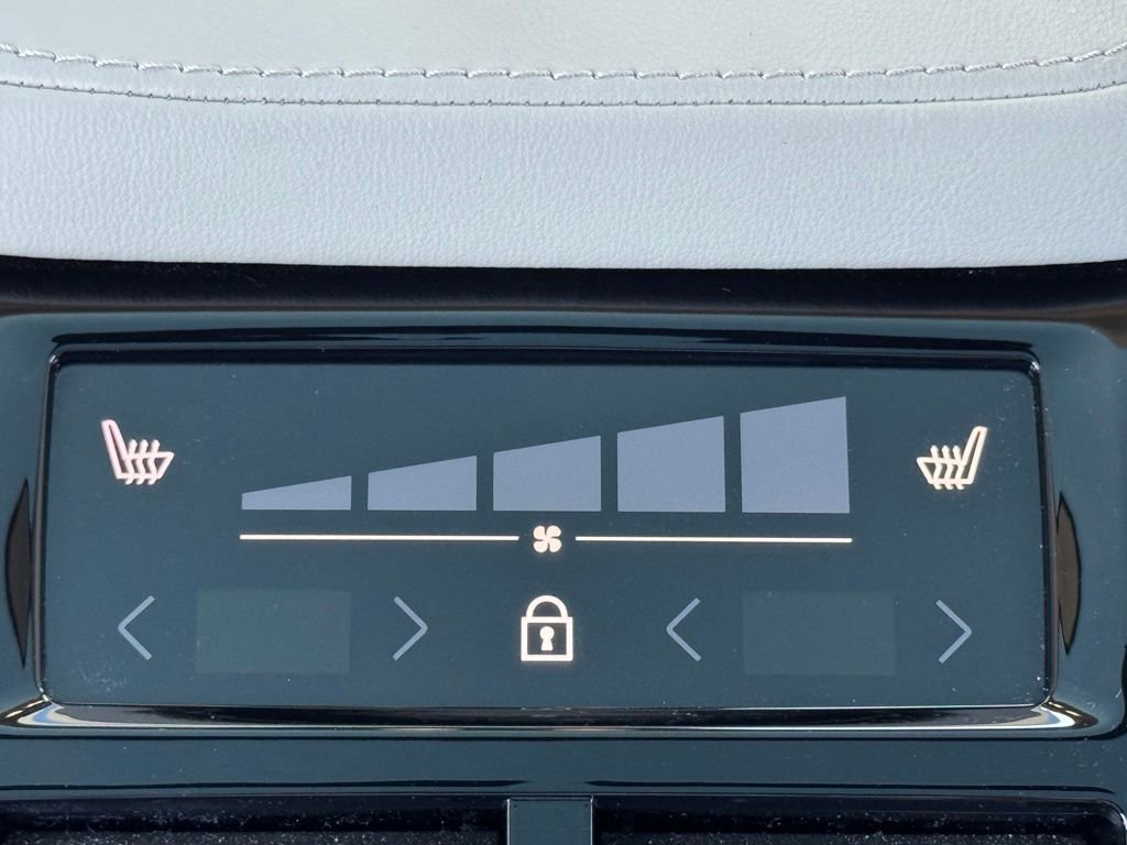 Used 2023 Volvo XC90 T8 Ultimate image 31