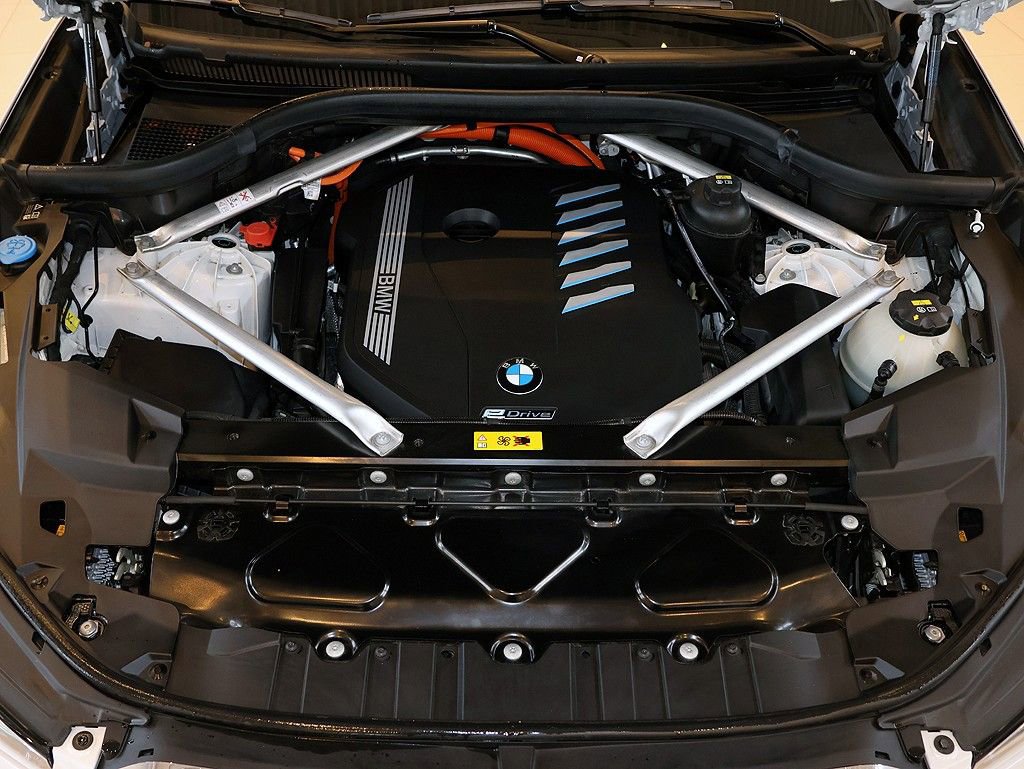 Used 2023 BMW X5 xDrive45e w/ Executive Package image 73