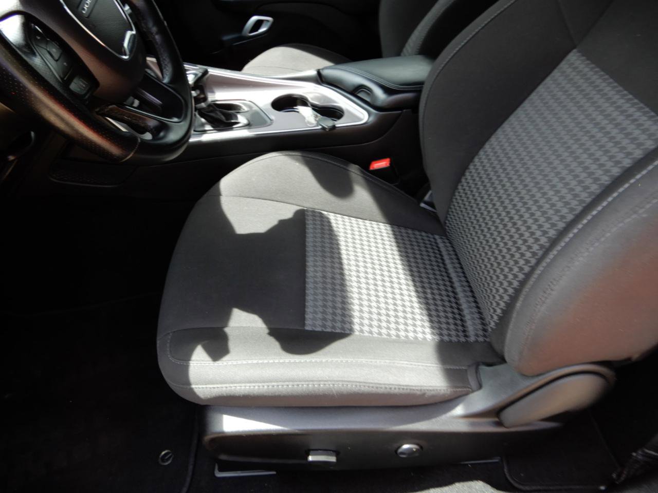 Used 2022 Dodge Challenger GT AWD/4WD image 10