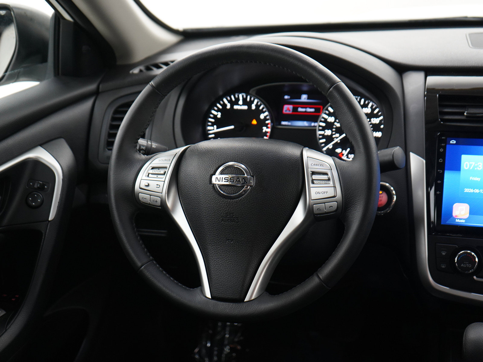 Used 2016 Nissan Altima 2.5 SV w/ Convenience Package FWD image 14