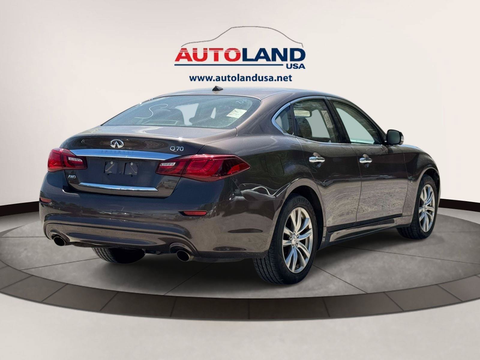 Used 2019 INFINITI Q70 Luxe AWD/4WD image 4