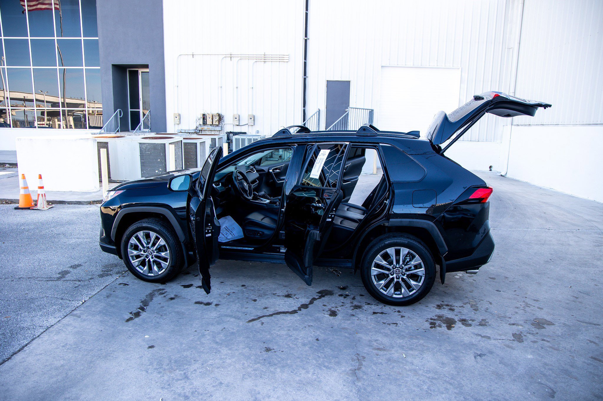 Used 2024 Toyota RAV4 Limited image 12