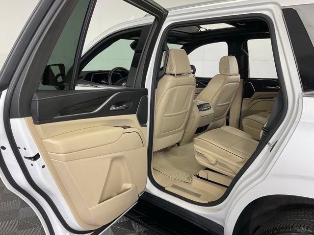 Used 2021 Cadillac Escalade Premium Luxury w/ Performance Package AWD/4WD image 30