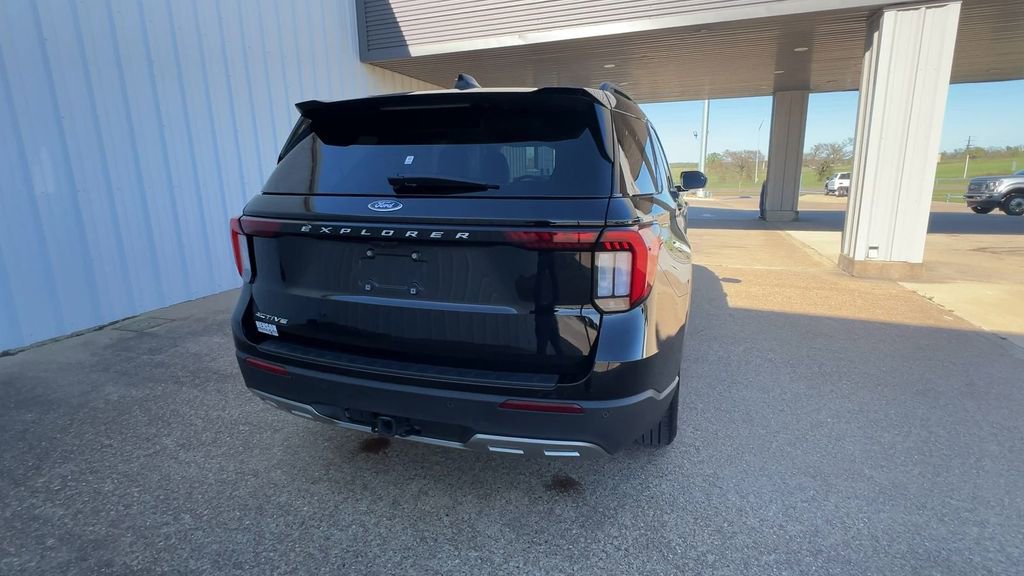 Used 2026 Ford Explorer Active w/ Active Comfort Package RWD image 7