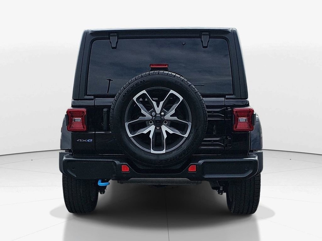 Used 2024 Jeep Wrangler Unlimited w/ Convenience Group AWD/4WD image 7