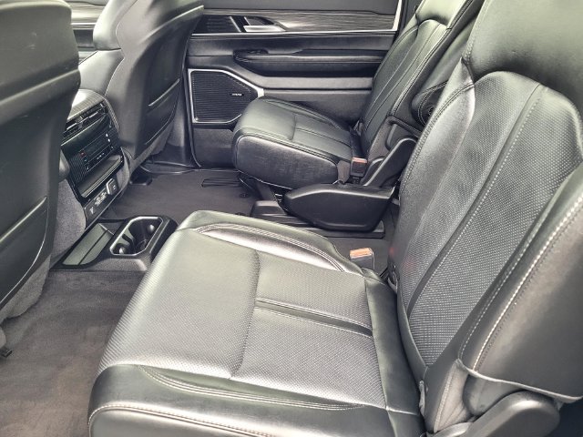 Used 2024 Jeep Wagoneer Series II AWD/4WD image 12