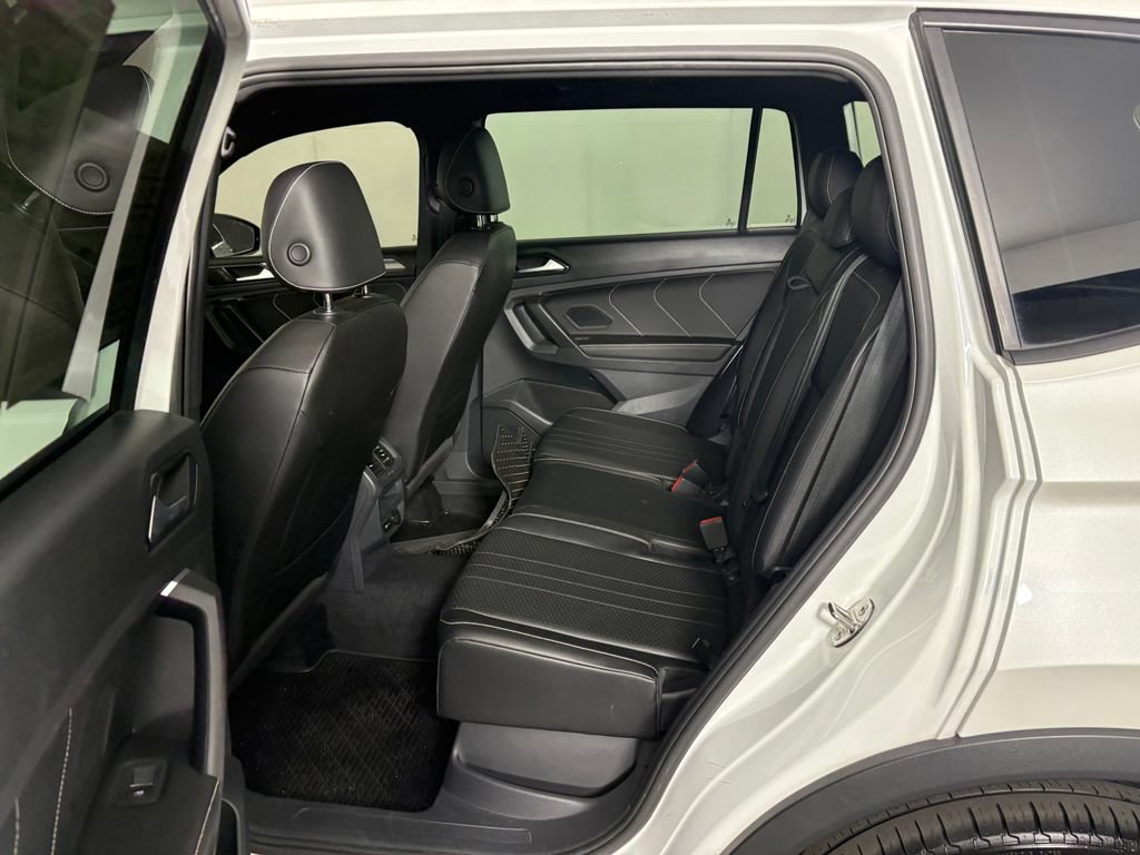 Used 2022 Volkswagen Tiguan SE R-Line AWD/4WD image 30