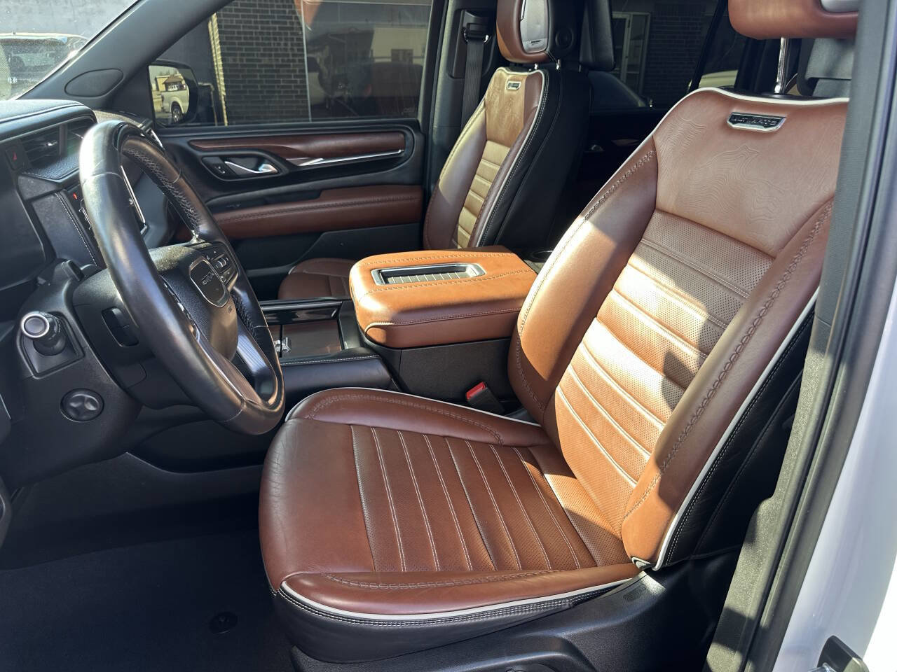 Used 2023 GMC Yukon XL Denali Ultimate image 14