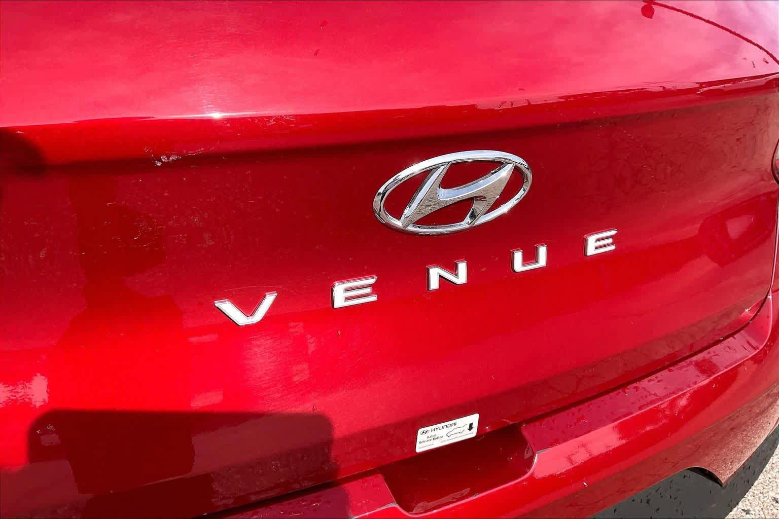Used 2025 Hyundai Venue SEL FWD image 30