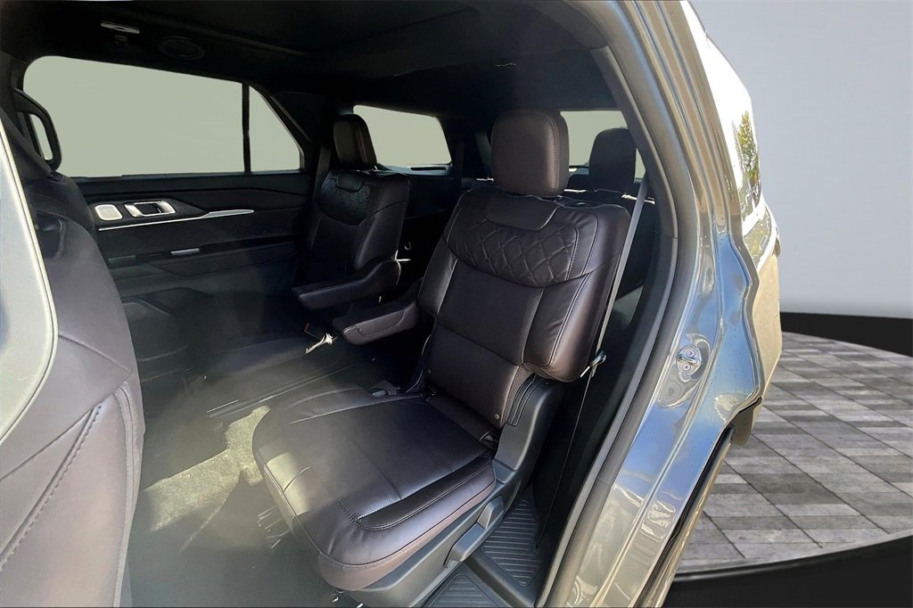 New 2025 Ford Explorer Platinum image 17