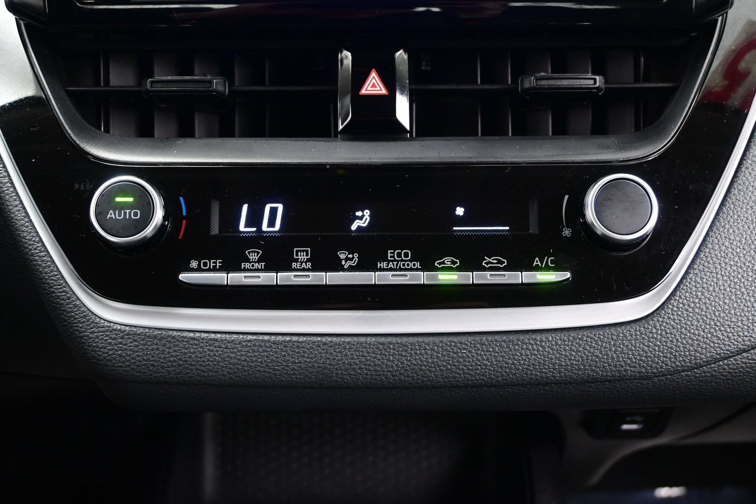 Used 2025 Toyota Corolla LE FWD image 19