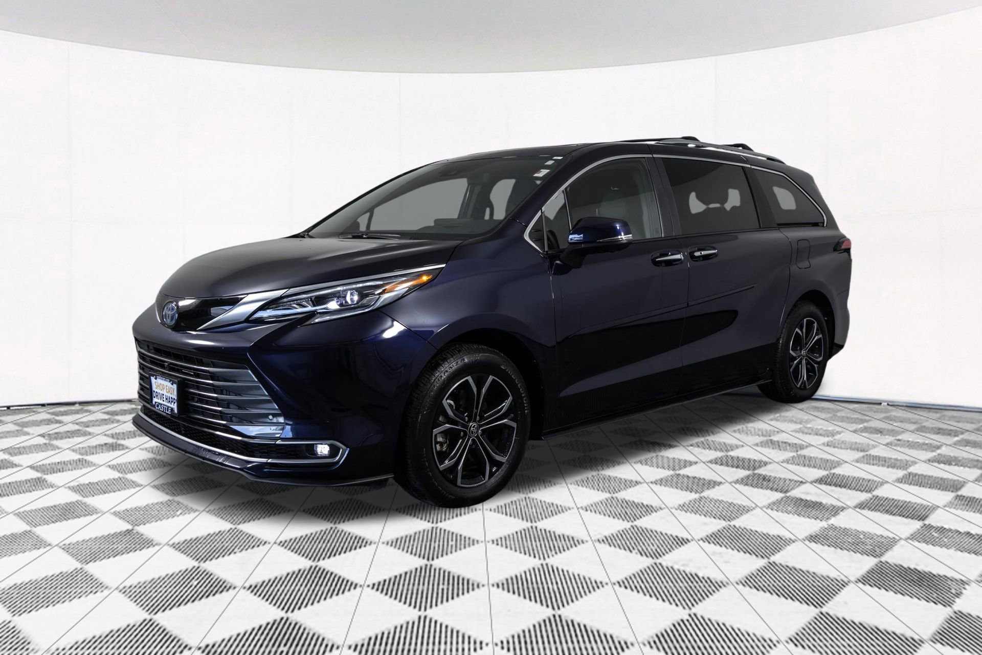 Used 2025 Toyota Sienna Platinum AWD/4WD image 13