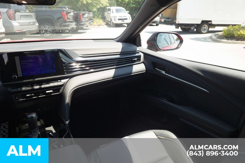 Used 2025 Toyota Camry SE FWD image 18