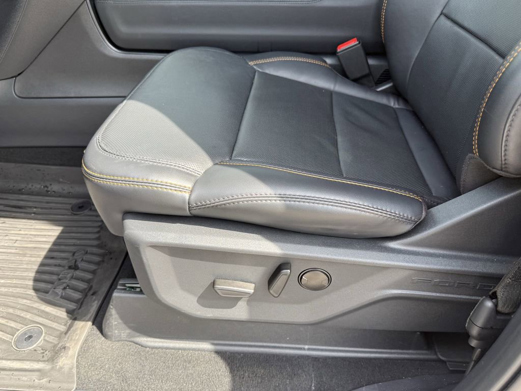 Used 2025 Ford Expedition Tremor AWD/4WD image 13