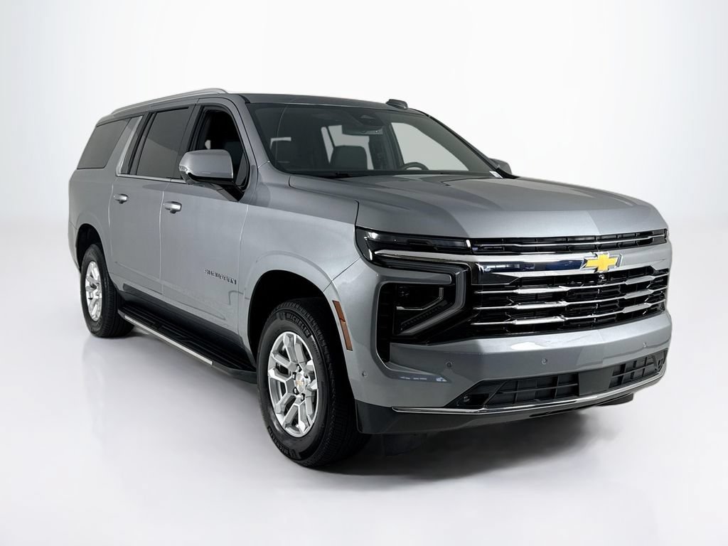 Used 2025 Chevrolet Suburban LT w/ Comfort Package RWD image 7