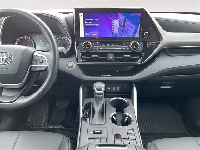 Used 2023 Toyota Highlander XLE image 11