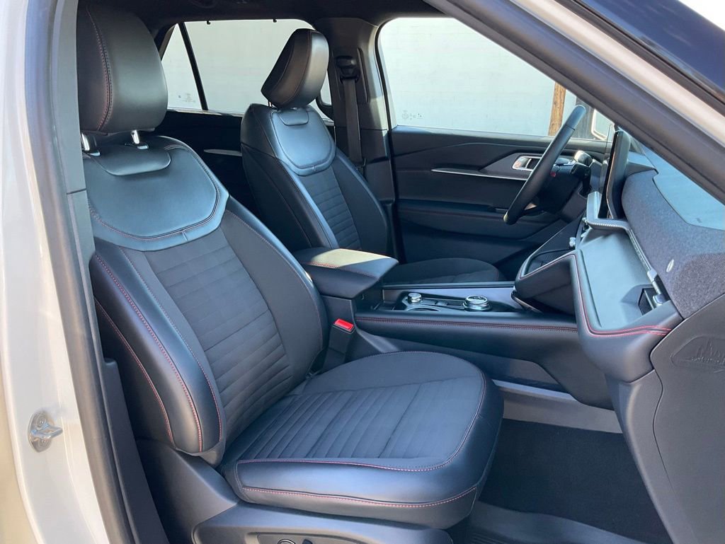 Certified 2025 Ford Explorer ST-Line w/ Premium Package image 42