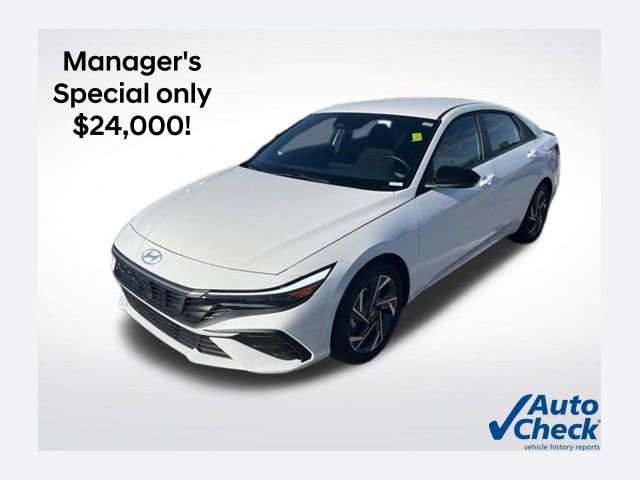 Used 2025 Hyundai Elantra SEL image 1
