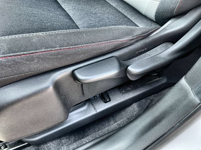 Used 2024 Chevrolet Trax RS w/ Sunroof Package FWD image 15
