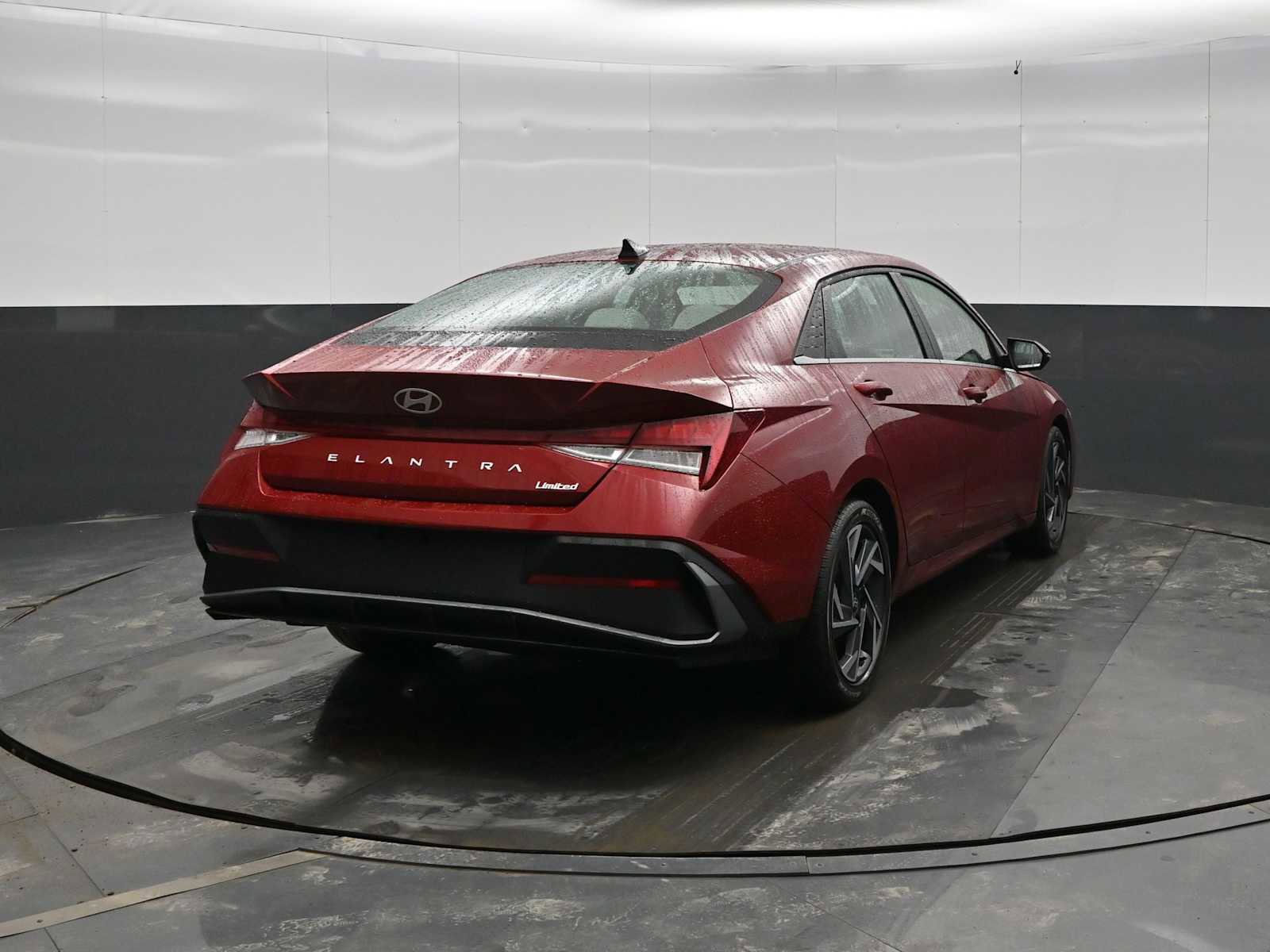 Certified 2025 Hyundai Elantra Limited image 8