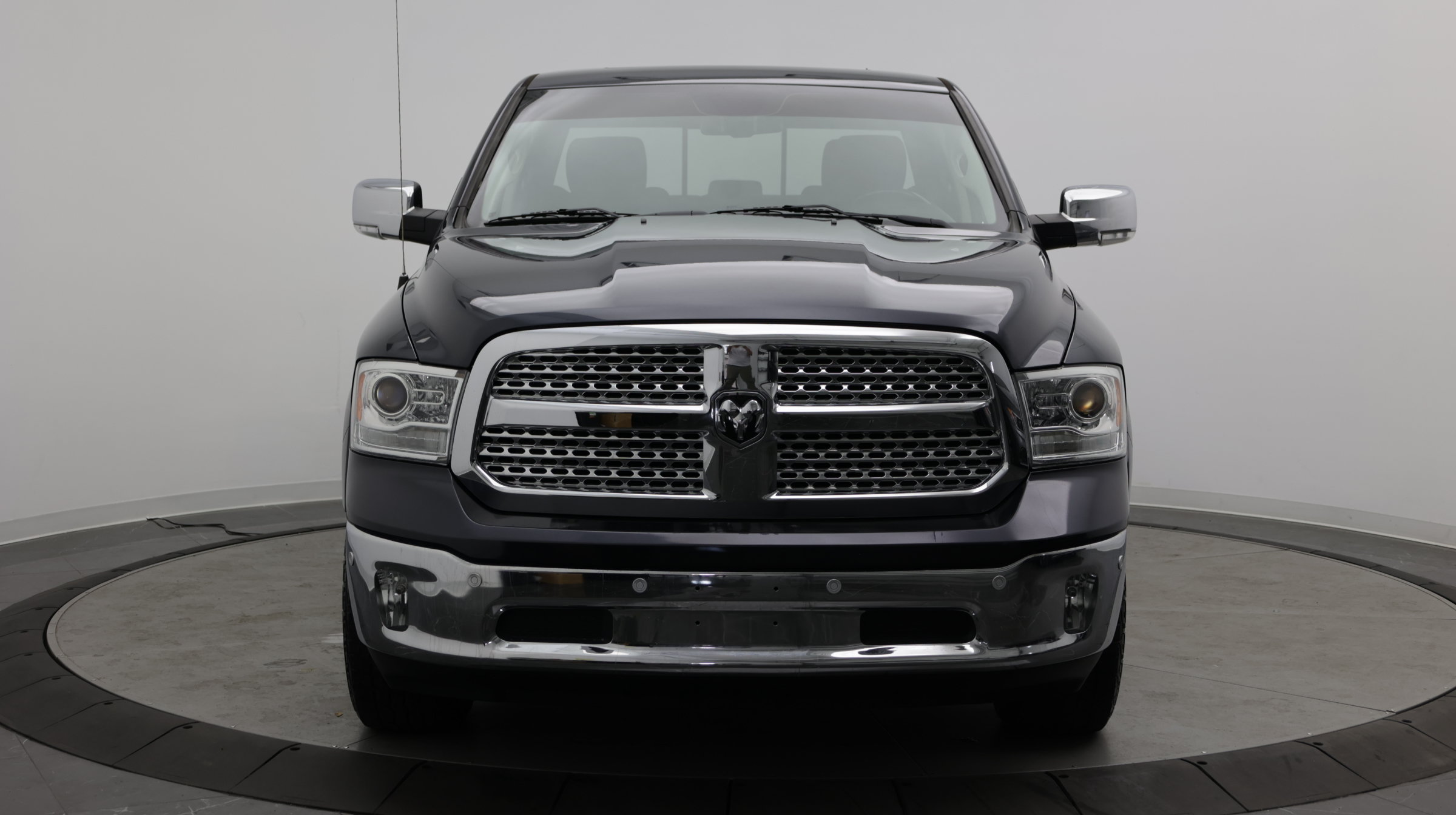 Used 2017 RAM 1500 Laramie w/ Convenience Group AWD/4WD image 2