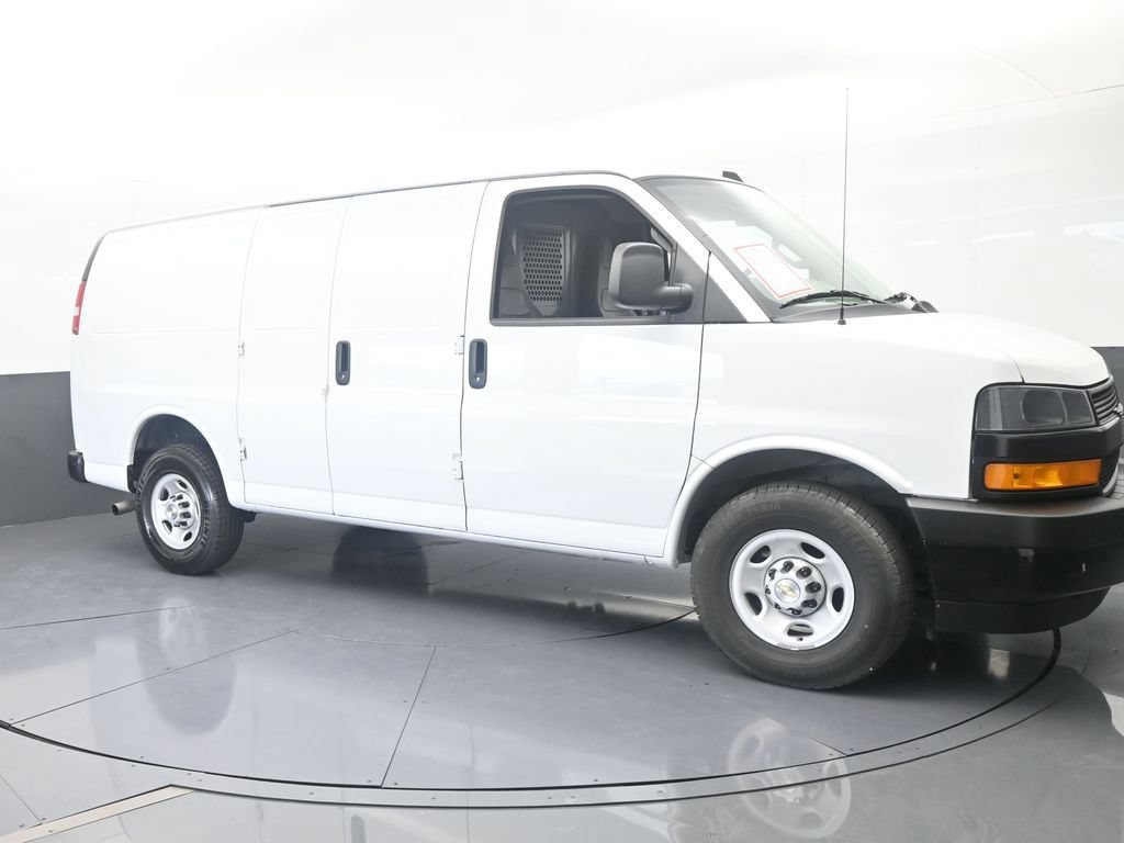 Used 2024 Chevrolet Express 2500 w/ Driver Convenience Package RWD image 8